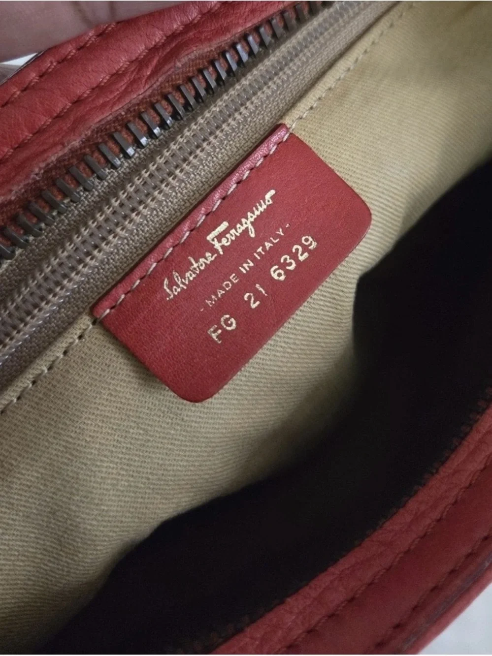 SALVATORE FERRAGAMO Leather handbag.